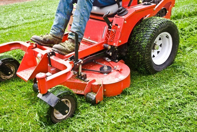 You are currently viewing Tips to Maintain Your Lawn Mower: A Handy Guide