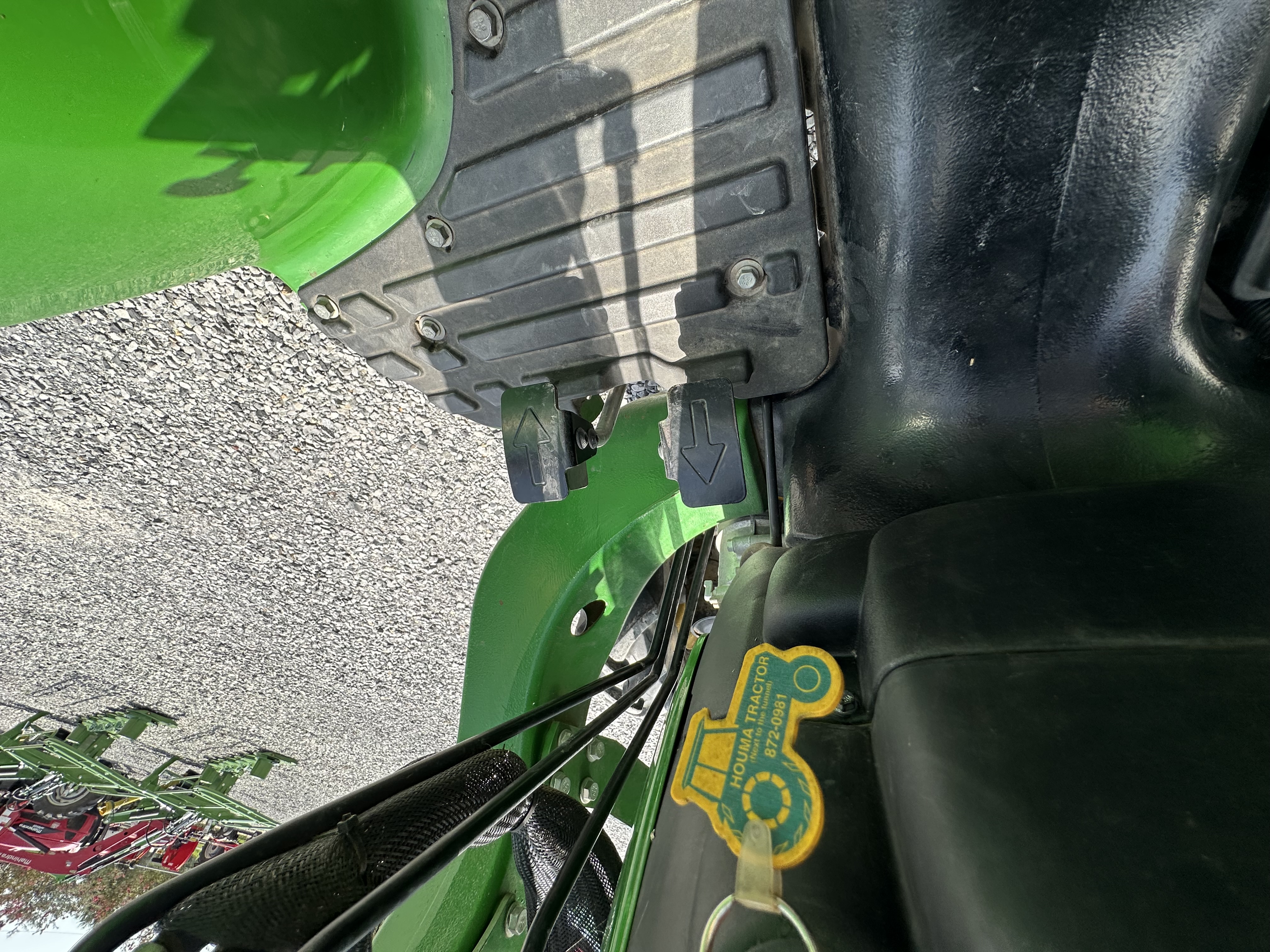 2017 John Deere 3032E Used with loader Tractor 4W