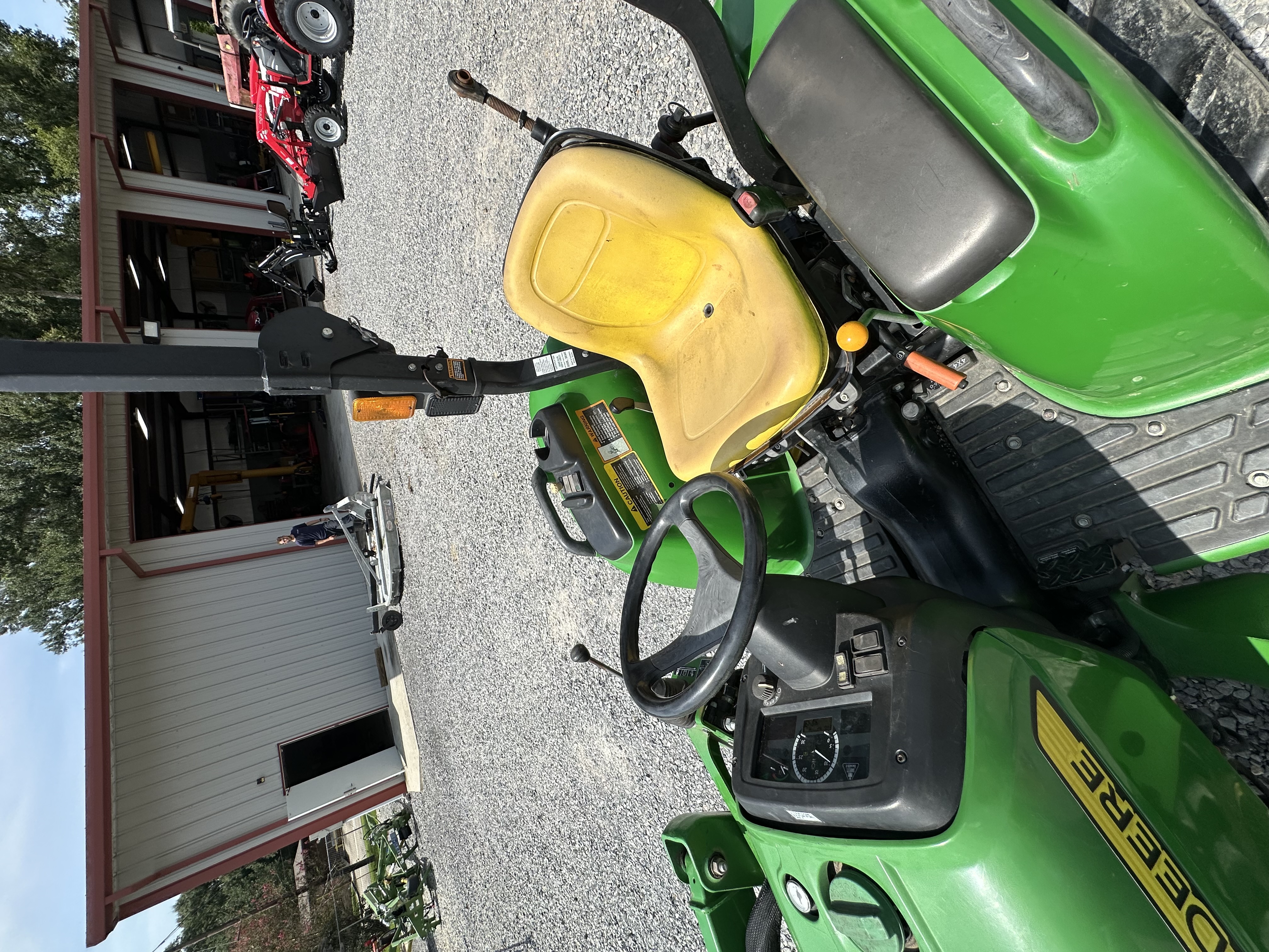2017 John Deere 3032E Used with loader Tractor 4W