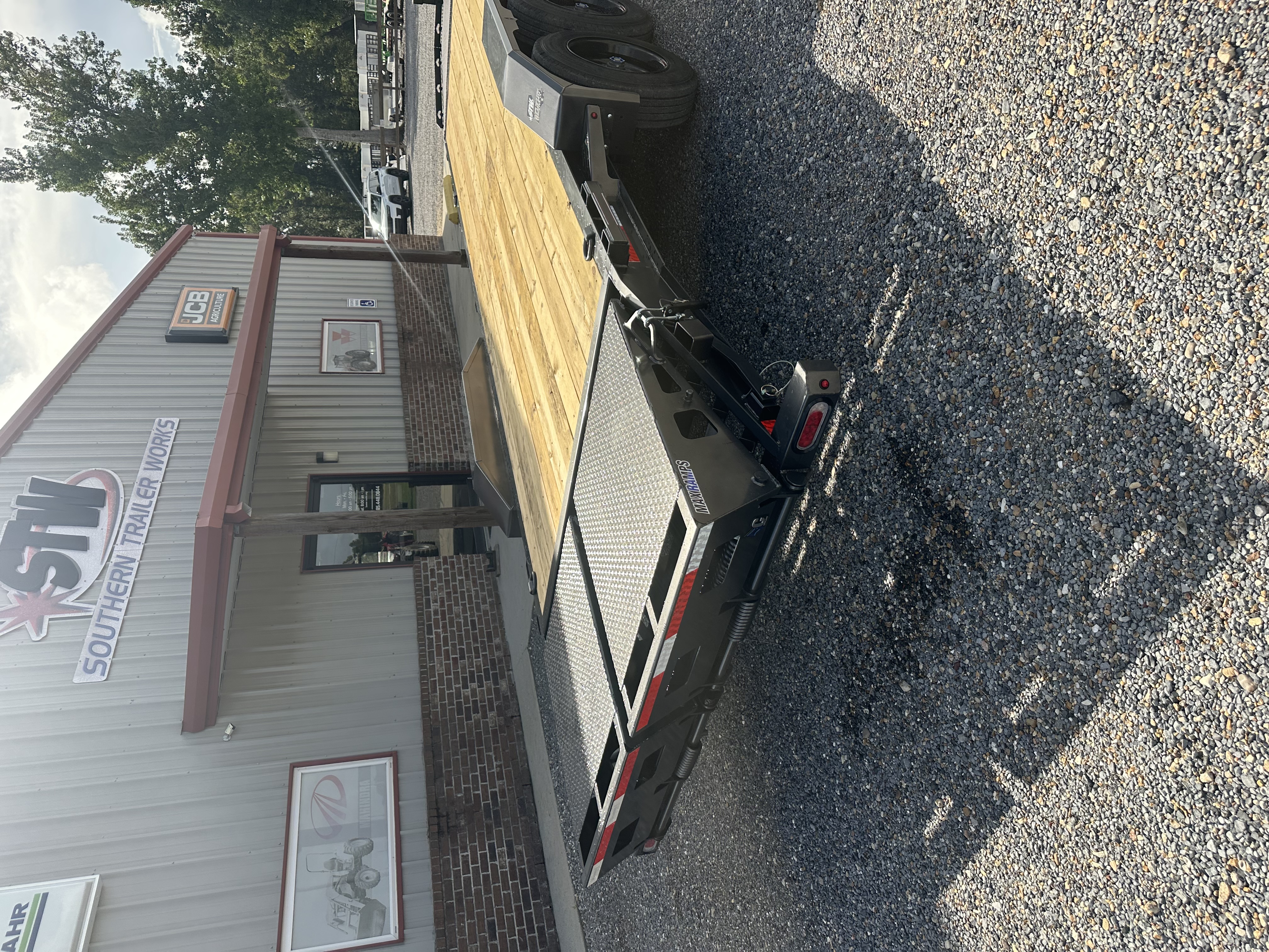 2026 Diamond C LPX Equipment Trail
