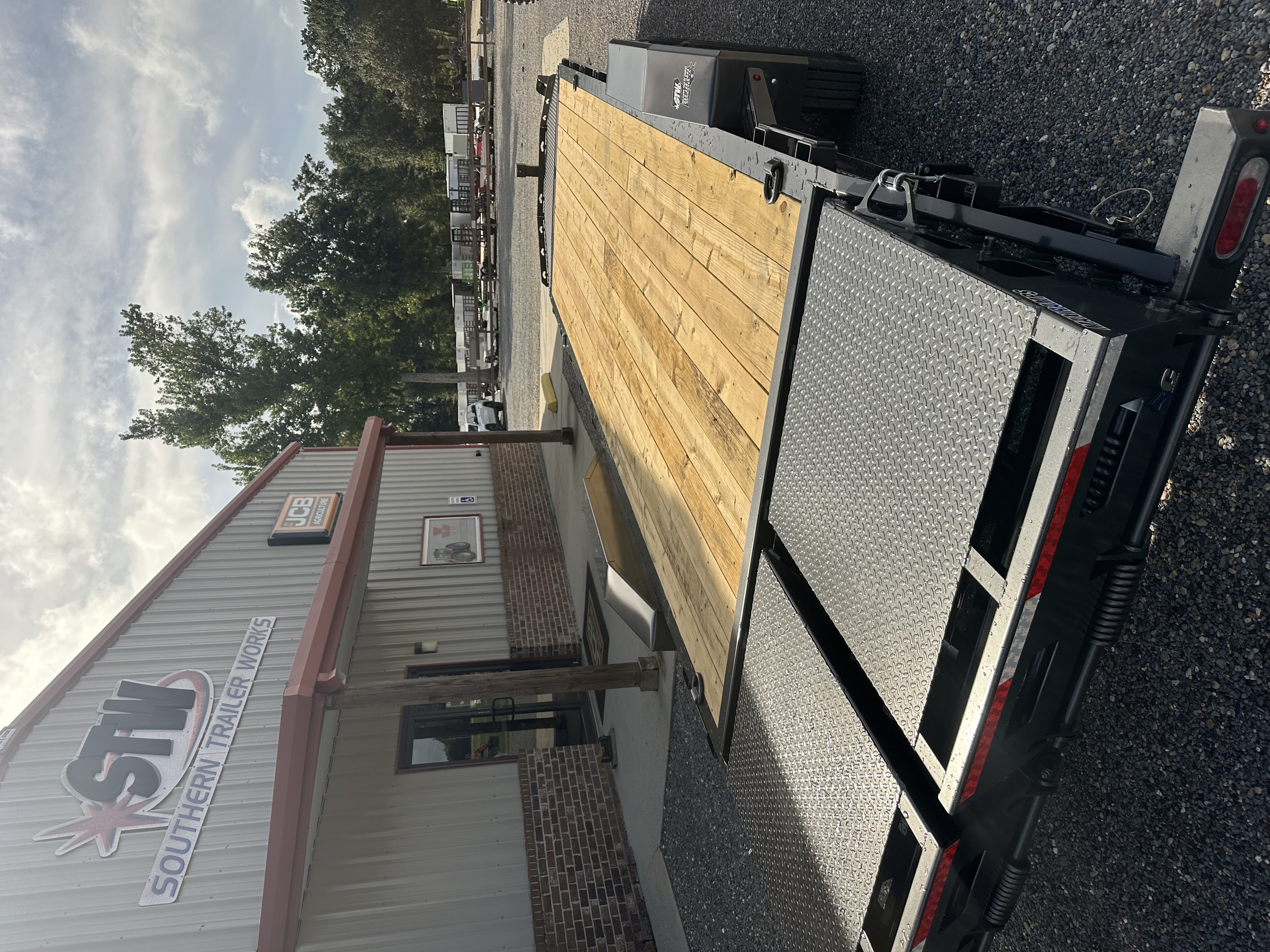 2026 Diamond C LPX Equipment Trail